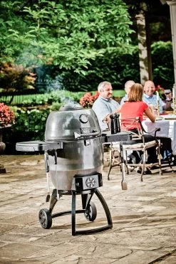 Broil King KEG 5000 Holzkohlegrill 39 Broil King KEG 5000 Holzkohlegrill -Geschäft Für Grillzubehör 11892 broil king keg 5000 lifestyle 911470