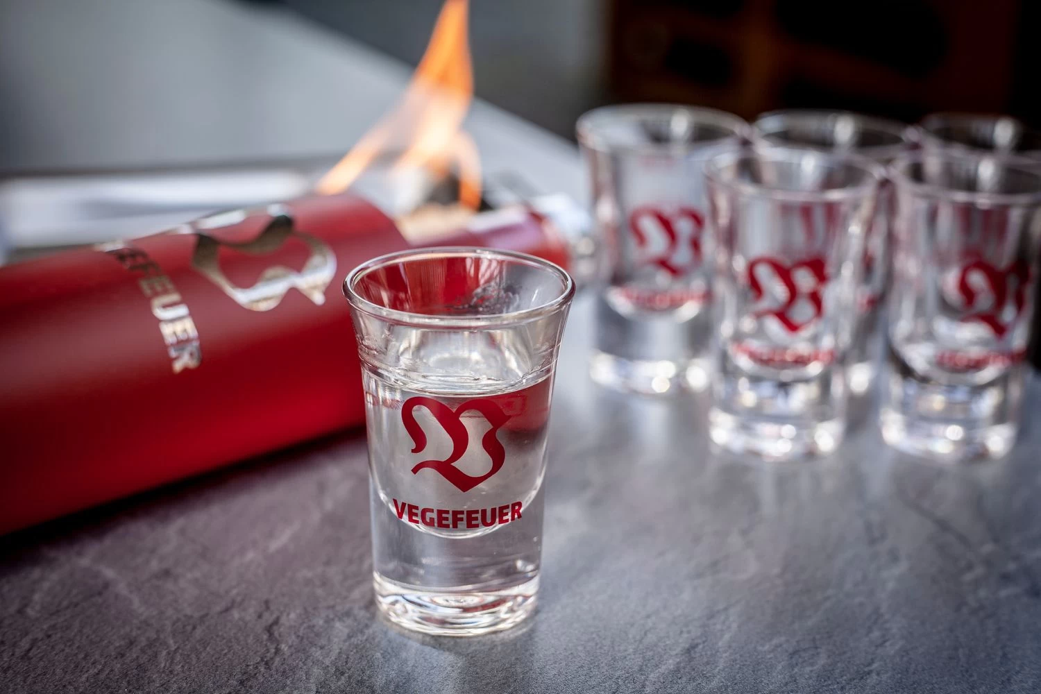 Vegefeuer Kräuter-Likör - Premium Liqueur - 55% - 350ml 6 Vegefeuer Kräuter-Likör - Premium Liqueur - 55% - 350ml – Bild 6