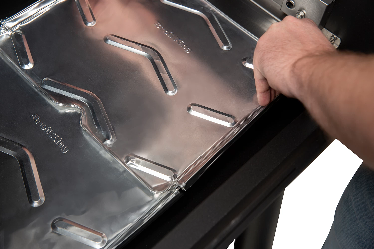 Broil King Aluminium Tropfeinlagen Für Pellet Smoker 6er Pack 2 Broil King Aluminium Tropfeinlagen Für Pellet Smoker 6er Pack – Bild 2