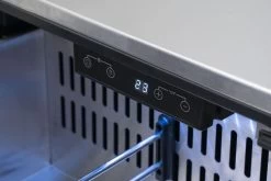 BULL Premium Outdoor Schubladen-Kühlschrank Mit LED Kontrollpanel, IPX4 Spritzwassergeschützt -Geschäft Für Grillzubehör 22280 BULL Schubladen Kuehlschrank LED P 6 1613487088