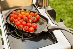 Napoleon Gusseiserne Pfanne Mit Holz Untersetzer - Auslaufartikel -Geschäft Für Grillzubehör 56008 Napoleon Gusseiserne Pfanne