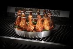 Napoleon Edelstahl Hähnchenkeulen Halter Inkl. Schale -Geschäft Für Grillzubehör 56032 Foldable Chicken Grilling Rack Topper In Use