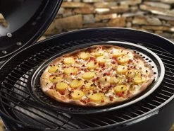 Outdoorchef Pizzablech / Backblech Ø 40cm, Emailliert 11 Outdoorchef Pizzablech / Backblech Ø 40cm, Emailliert -Geschäft Für Grillzubehör 68 outdoorchefPizzablech1