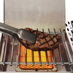 Broil King Regal S690 PRO IR Gasgrill - Modell 2023 -Geschäft Für Grillzubehör 997942 REGAL S690PROIR FOOD 02