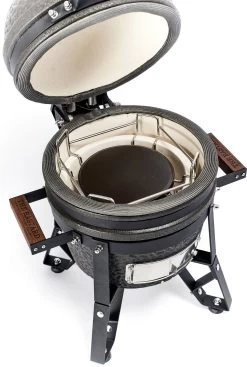 The Bastard Keramikgrill Urban Small - Schwarz Matt - Modell 2023 16 The Bastard Keramikgrill Urban Small - Schwarz Matt - Modell 2023 -Geschäft Für Grillzubehör Bastard Keramikgrill Urban Small Hitzeschild BU206