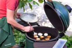 Big Green Egg Grillplatte Gusseisen 2XL / XLarge / Large -Geschäft Für Grillzubehör Big Green Egg Zubereitung Apfel 117656 1