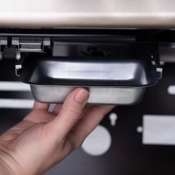 Broil King Baron 490 Black Gasgrill Inkl. Drehspieß - Modell 2023 - SMART Deal Inkl. Grillfürst Grill Control -Geschäft Für Grillzubehör Broil King Gasgrill 875282 BARON490 DRIP TRAY 01