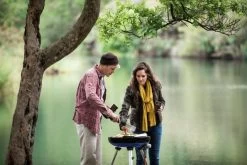 CADAC Camping Gasgrill Carri Chef 50 / BBQ Plancha + Dome - 50 Mbar -Geschäft Für Grillzubehör CADAC Carri Chef 50 Campinggrill