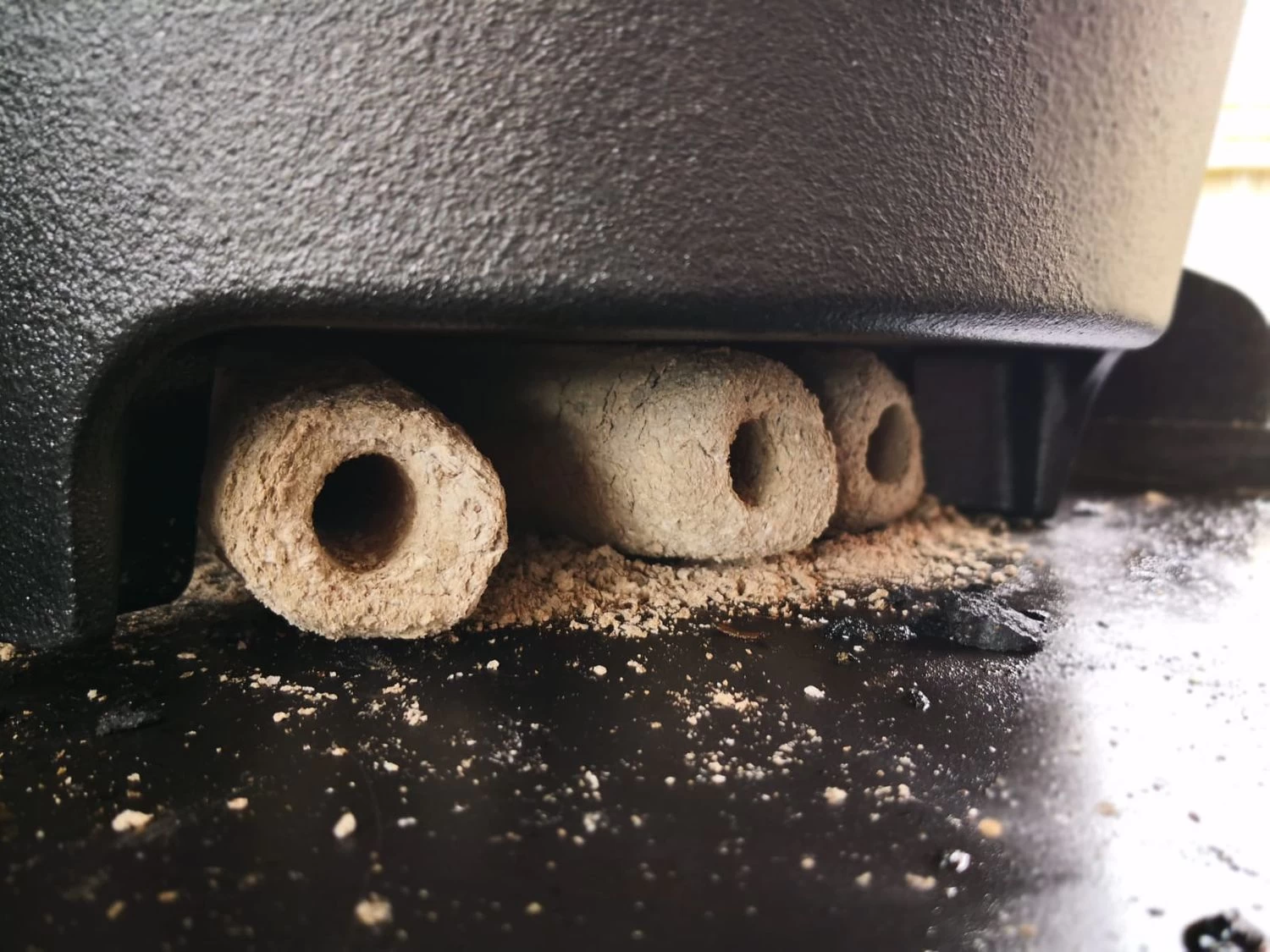 Grillfürst Dutch Oven Set BBQ Edition DO2 - X-DEAL Inkl. Tragetasche / Aufbewahrungstasche, Gusseisen Pflege Und Deckelheber 10 Grillfürst Dutch Oven Set BBQ Edition DO2 - X-DEAL Inkl. Tragetasche / Aufbewahrungstasche, Gusseisen Pflege Und Deckelheber – Bild 10