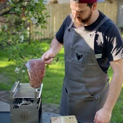 Fennek Grillschürze Grau - Imprägniert -Geschäft Für Grillzubehör Fennek Grillschuerze grau Lifestyle