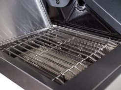 Grillfürst G510G 5-Brenner Gasgrill Mit Hochtemperaturbrenner Und Gusseisen Rosten - Feuerwehr Edition -Geschäft Für Grillzubehör G510G FW Feuerwehrgrill Foto freigestellt 04