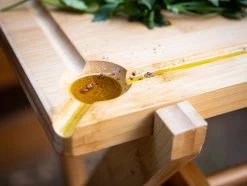 Grillfürst Grill Beistelltisch / Klapptisch Mit Abnehmbaren Schneidebrett 63 Cm X 40 Cm -Geschäft Für Grillzubehör Grillfuerst Bambus Grilltisch Schneidbrett Saftrinne