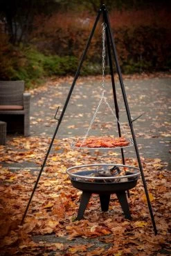 Grillfürst Dreibein Für Dutch Oven Oder Schwenk Grillrost / Höhenverstellbar, Inkl. Kette Und Haken -Geschäft Für Grillzubehör Grillfuerst Dreibein Grillrost Feuerstelle