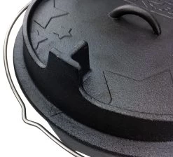 Grillfürst Dutch Oven Set BBQ Edition DO20 - X-DEAL Inkl. Tragetasche / Aufbewahrungstasche, Gusseisen Pflege, Ringreiniger, Deckelheber Und Bambus-Kochlöffel -Geschäft Für Grillzubehör Grillfuerst Dutch Oven T Fuss