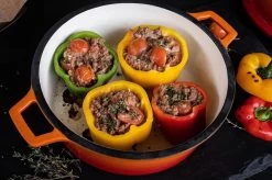 Grillfürst Emaillierter Dutch Oven Ohne Füsse DO7,5 - Orange -Geschäft Für Grillzubehör Grillfuerst Dutch Oven farbig Beispiel DO7 5 orange Mood Paprika