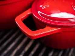 Grillfürst Dutch Oven Sternentöpfchen / Gusseisen Bräter - Emailliert - S - Rot -Geschäft Für Grillzubehör Grillfuerst Sternentoepfchen S rot Griff