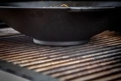 Grillfürst Gusseisen Wok XL Mit 2 Griffen Ø 38 Cm -Geschäft Für Grillzubehör Grillfuerst Wok flacher Boden 1