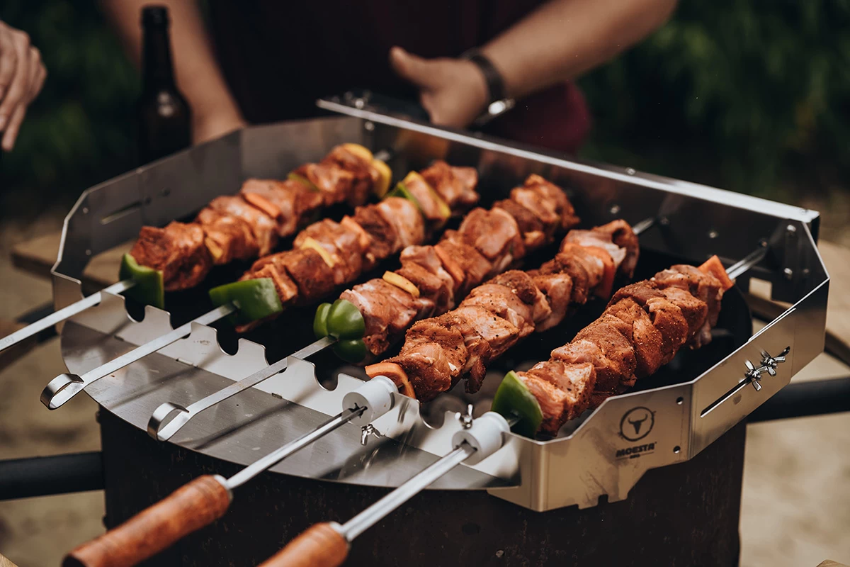 Moesta Turnado – Elektrischer Spießdreher Mit 230V Motor – Für 57 Cm + 60 Cm Kugelgrills 2 Moesta Turnado – Elektrischer Spießdreher Mit 230V Motor – Für 57 Cm + 60 Cm Kugelgrills – Bild 2