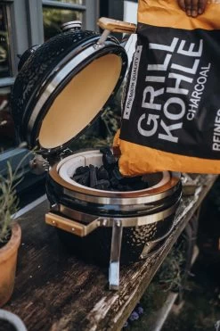 Monolith ICON Black Keramikgrill Tischgrill Inkl. Gestell -Geschäft Für Grillzubehör Monolith Icon Holzkohle befuellen