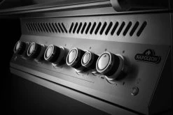 Napoleon 700-Series 38" BIG38 Edelstahl Einbaugrill Inkl. Drehspieß - Modell 2023 37 Napoleon 700-Series 38" BIG38 Edelstahl Einbaugrill Inkl. Drehspieß - Modell 2023 -Geschäft Für Grillzubehör Napoleon Einbaugrill 700 Series BIG38 Bedienblende