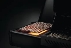 Napoleon Phantom Prestige 500 Gasgrill, Mattschwarz - Modell 2023 -Geschäft Für Grillzubehör Napoleon Phantom Prestige 500 p500phm Detail side burner on