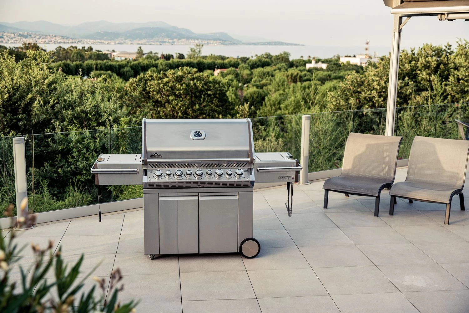 Napoleon Prestige Pro 665-3 Edelstahl Gasgrill Inkl. Drehspieß - X-DEAL Inkl. Napoleon TravelQ PRO285 Kompakt Gasgrill 4 Napoleon Prestige Pro 665-3 Edelstahl Gasgrill Inkl. Drehspieß - X-DEAL Inkl. Napoleon TravelQ PRO285 Kompakt Gasgrill – Bild 4