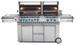 Napoleon Prestige Pro 825-3 Edelstahl Gasgrill Inkl. Drehspieß Und Bodenbeleuchtung - Modell 2023 - SMART Deal Inkl. Grillfürst Grill Control Mit Companion Device Und Einstichthermometer 24 Napoleon Prestige Pro 825-3 Edelstahl Gasgrill Inkl. Drehspieß Und Bodenbeleuchtung - Modell 2023 - SMART Deal Inkl. Grillfürst Grill Control Mit Companion Device Und Einstichthermometer -Geschäft Für Grillzubehör Napoleon Prestige Pro 825 Gasgrill offen