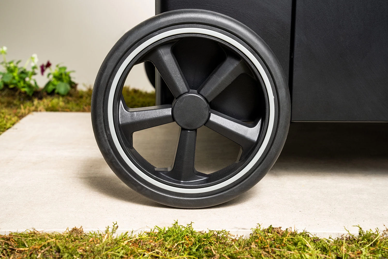 Outdoorchef Gas Kugelgrill Arosa 570 G Evo Black Style - Inkl. Blazing-/Cooking Zone Kit Plus 7 Outdoorchef Gas Kugelgrill Arosa 570 G Evo Black Style - Inkl. Blazing-/Cooking Zone Kit Plus – Bild 7