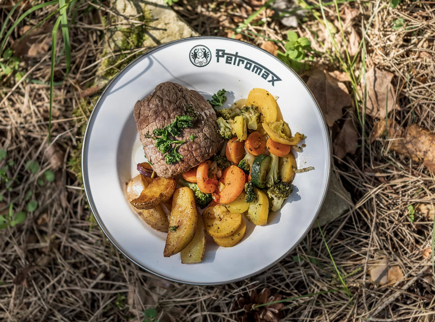 Petromax Emaille Teller / Ø22 Cm / Weiß, 2 Stück 2 Petromax Emaille Teller / Ø22 Cm / Weiß, 2 Stück – Bild 2