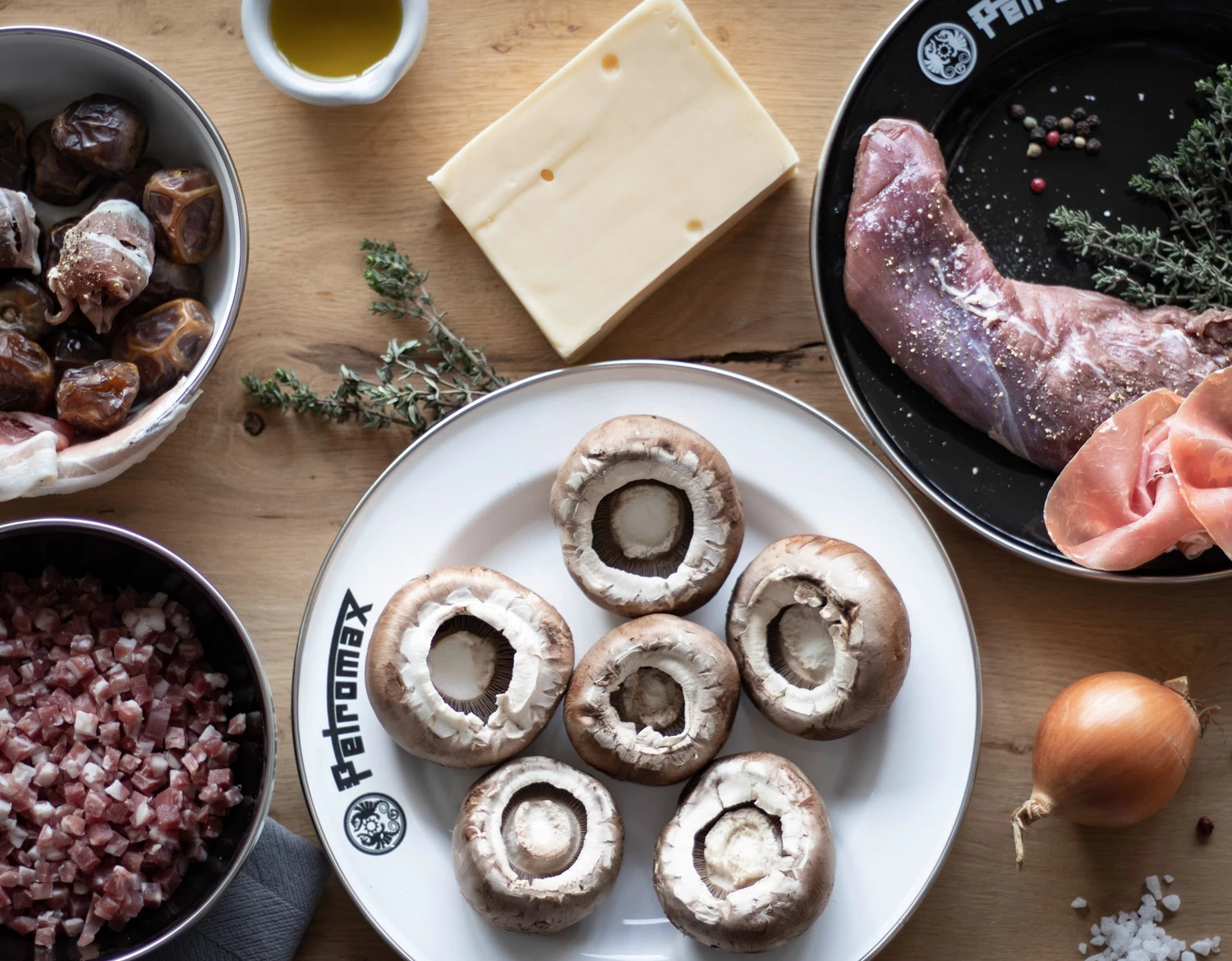 Petromax Emaille Teller / Ø22 Cm / Weiß, 2 Stück 3 Petromax Emaille Teller / Ø22 Cm / Weiß, 2 Stück – Bild 3