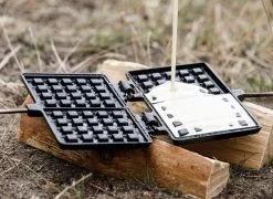 Petromax Waffeleisen Kurz -Geschäft Für Grillzubehör Petromax Waffeleisen kurz Anwendung01