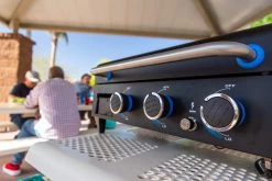 Pit Boss Plancha Grill Ultimate Plancha 3-Brenner - Mit Untergestell -Geschäft Für Grillzubehör Pit Boss Planchagrill 3 Brenner Temperaturregler