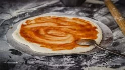 Grillfürst Pizzastein 33 Cm Mit Pizzablech 16 Grillfürst Pizzastein 33 Cm Mit Pizzablech -Geschäft Für Grillzubehör Pizzablech Teig Tomatensauce