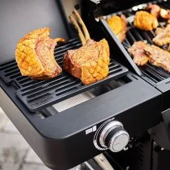 Rösle Gasgrill Videro G4-S Vario+ Nero Matt-schwarz - Modell 2023 24 Rösle Gasgrill Videro G4-S Vario+ Nero Matt-schwarz - Modell 2023 -Geschäft Für Grillzubehör Roesle Videro G4 S Vario NERO Primezone Gussrost 2