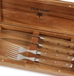 Steak Champ Gourmet Steakbesteck Set: 2 Steakmesser Und 2 Gabeln -Geschäft Für Grillzubehör Steak Champ Gourmet Messerset Holzbox Aufbewahrung 101059