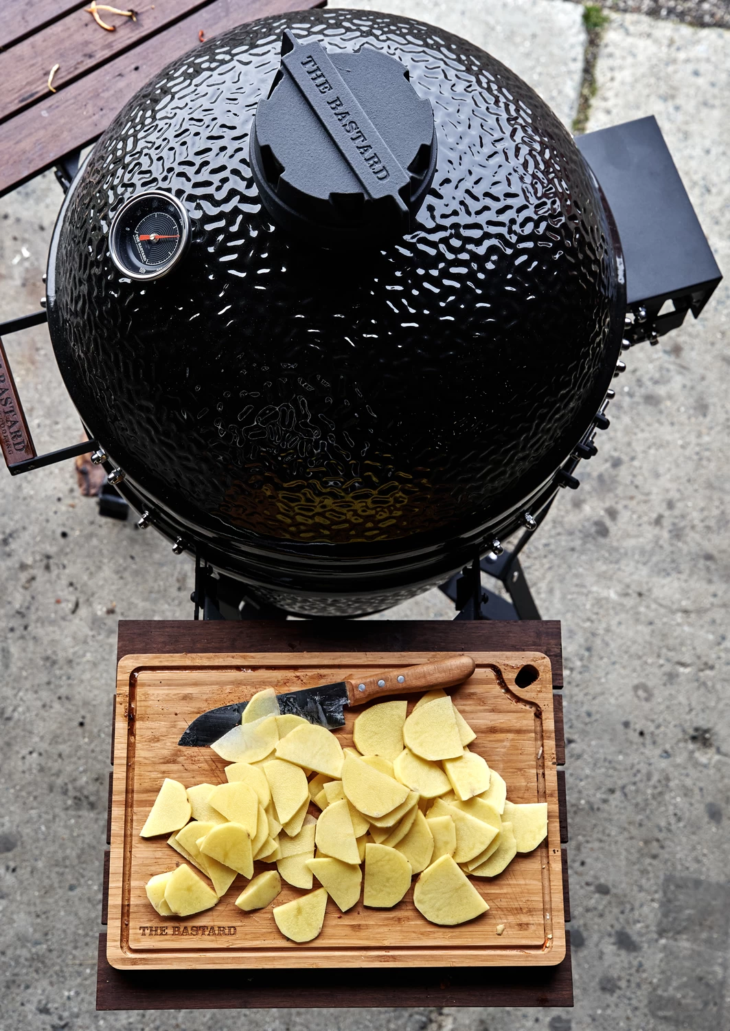 The Bastard Keramikgrill Classic Large - Complete - Schwarz Glänzend - Modell 2023 8 The Bastard Keramikgrill Classic Large - Complete - Schwarz Glänzend - Modell 2023 – Bild 8