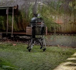 The Bastard Keramikgrill Classic Medium - Complete - Schwarz Glänzend - Modell 2023 24 The Bastard Keramikgrill Classic Medium - Complete - Schwarz Glänzend - Modell 2023 -Geschäft Für Grillzubehör The Bastard Classic Medium Complete Keramikgrill