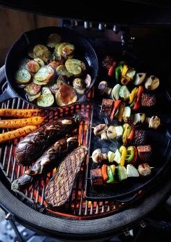 The Bastard Keramikgrill Urban Medium - Complete - Schwarz Matt - Modell 2023 -Geschäft Für Grillzubehör The Bastard Medium Grillflaeche Pfanne