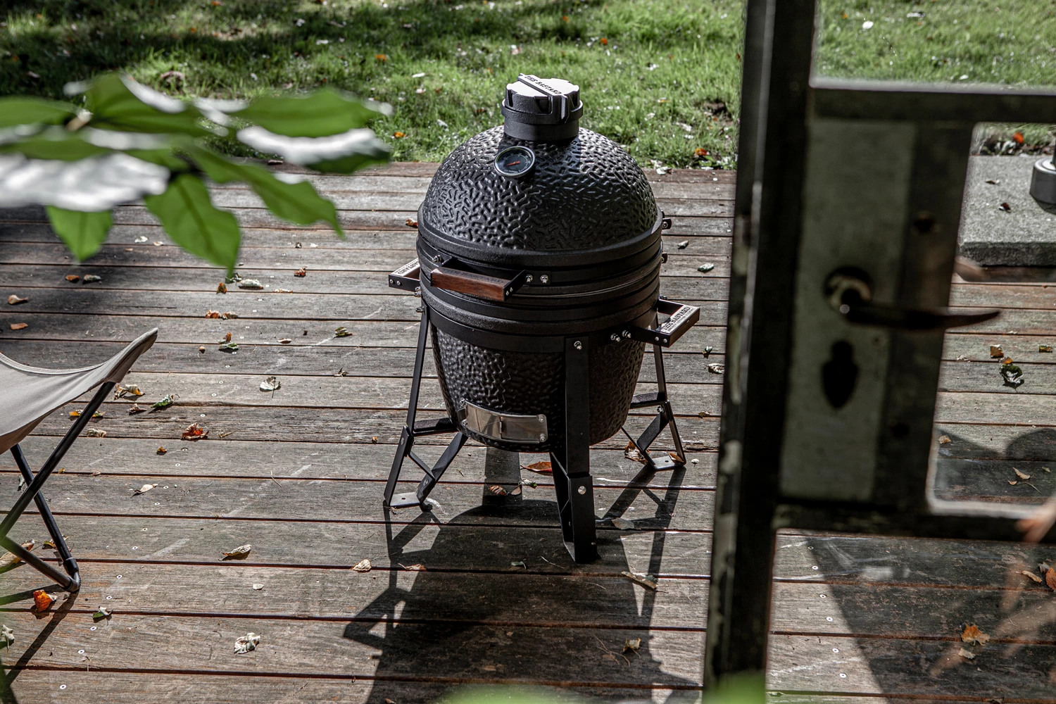 The Bastard Keramikgrill Urban Compact - Schwarz Matt - Modell 2023 1 The Bastard Keramikgrill Urban Compact - Schwarz Matt - Modell 2023