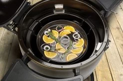 Broil King Aromatisierungs Set Für KEG 5 Broil King Aromatisierungs Set Für KEG -Geschäft Für Grillzubehör broil king keg aroma set anwendung02