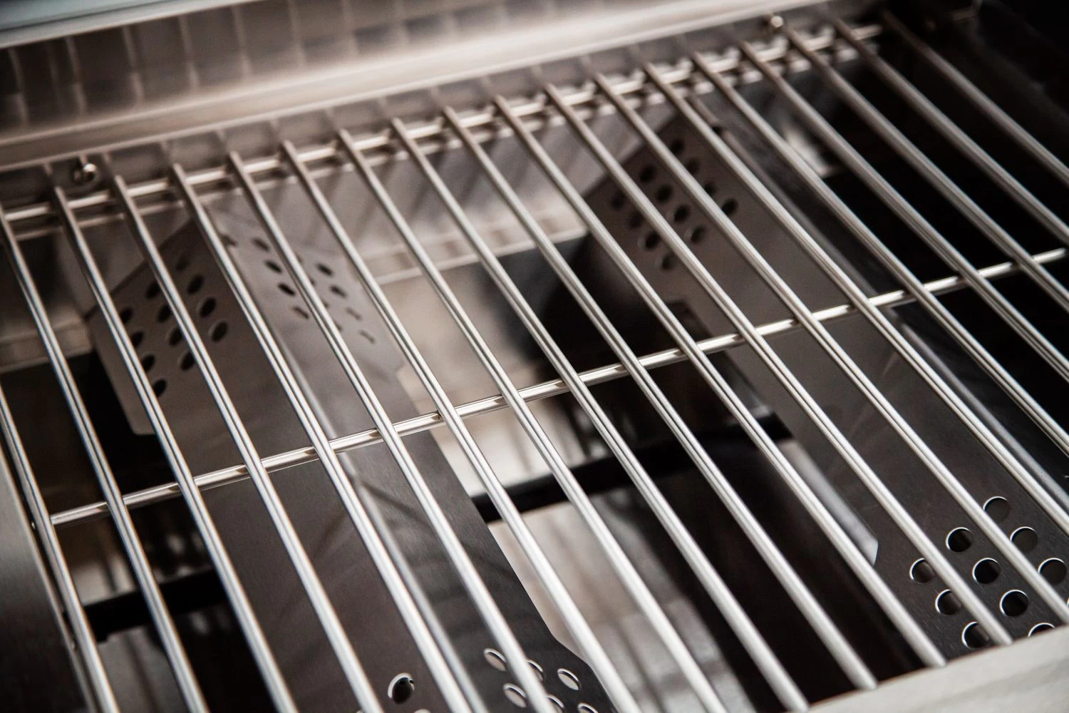 Grillfürst G201E 2-Brenner Gasgrill Portabel V2 - Campinggrill / Balkongrill - X-DEAL Inkl. Untergestell Und Tragetasche 9 Grillfürst G201E 2-Brenner Gasgrill Portabel V2 - Campinggrill / Balkongrill - X-DEAL Inkl. Untergestell Und Tragetasche – Bild 9