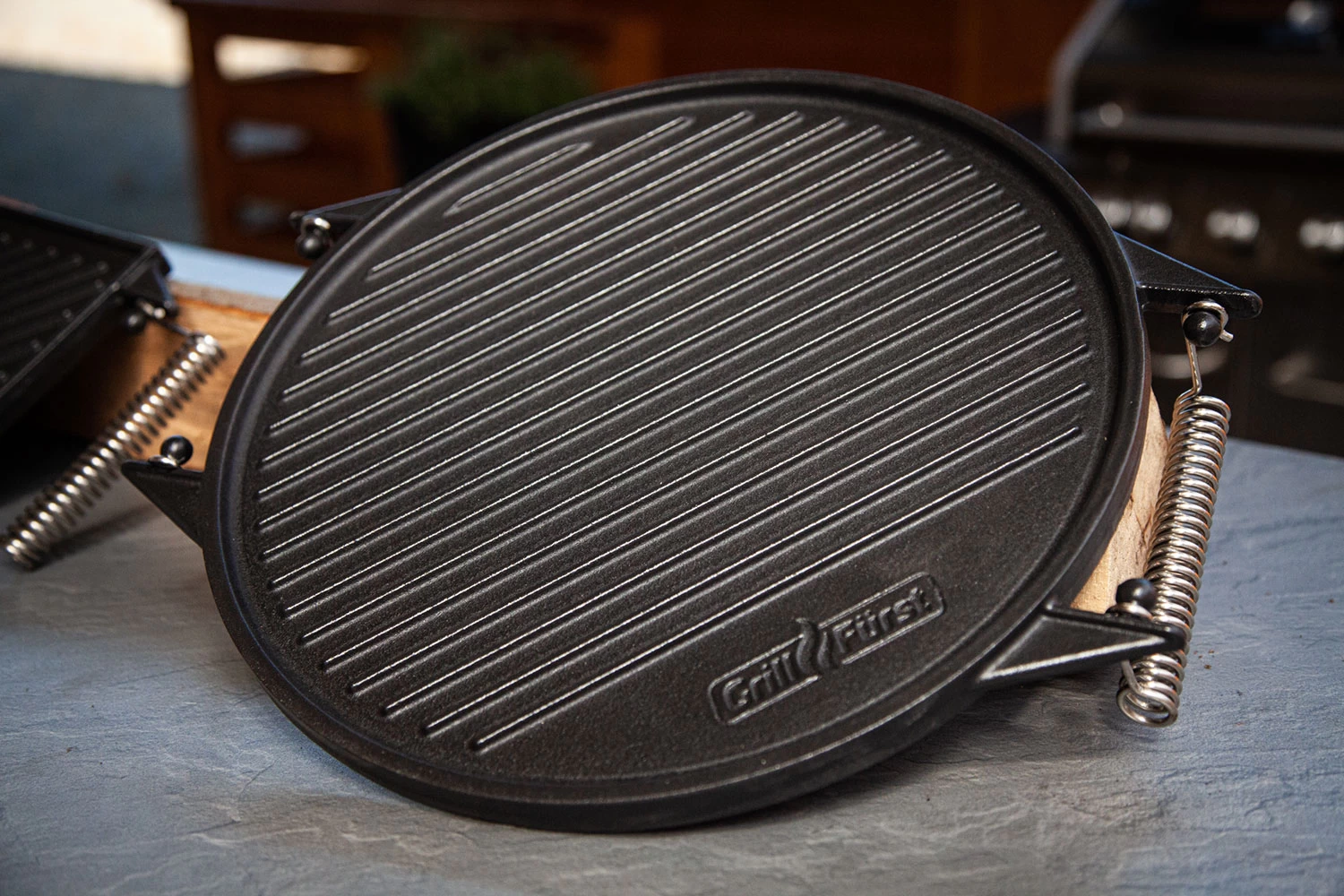 Grillfürst Universal Grillplatte Rund / Wendeplatte Aus Gusseisen Ø 35 Cm 1 Grillfürst Universal Grillplatte Rund / Wendeplatte Aus Gusseisen Ø 35 Cm