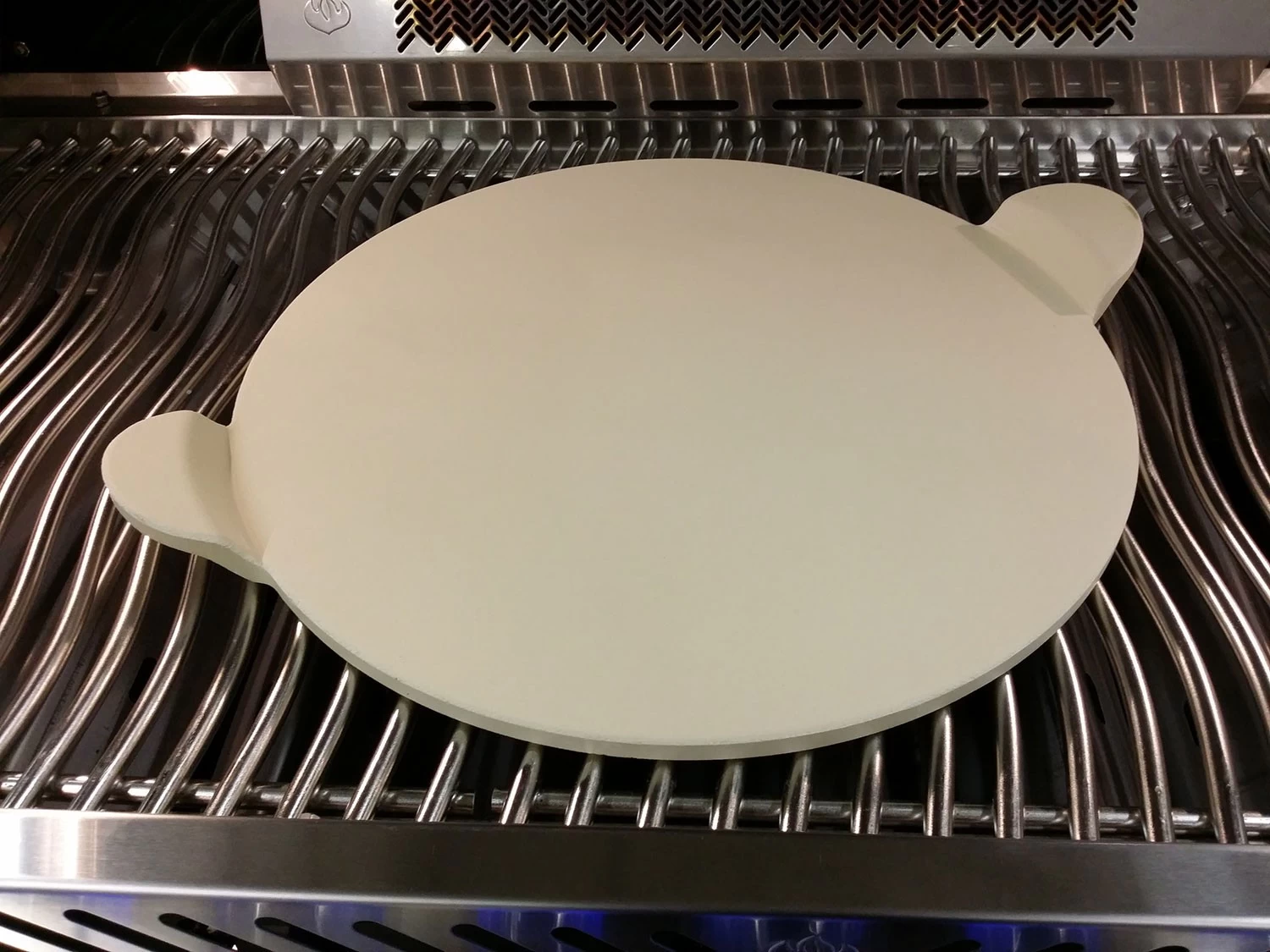 Napoleon PRO Pizzastein 38 Cm Mit Schneideroller 4 Napoleon PRO Pizzastein 38 Cm Mit Schneideroller – Bild 4