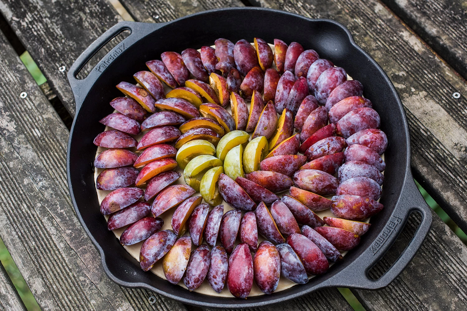 Petromax Feuerpfanne Gusseisen Fp25h-t Mit Zwei Henkeln 2 Petromax Feuerpfanne Gusseisen Fp25h-t Mit Zwei Henkeln – Bild 2